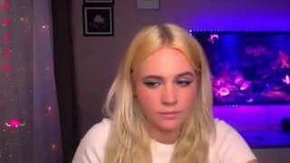 Blondekiss nude before cam – Live Sex Chat