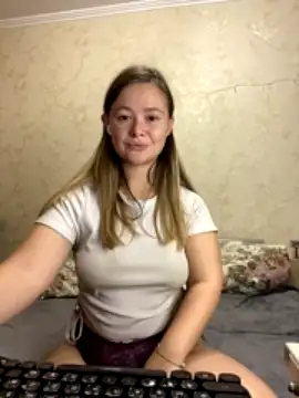 Caramellees nude strip on webcam for live sex video chat