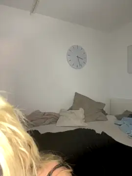 emiliaababee nude strip on webcam for live sex video chat