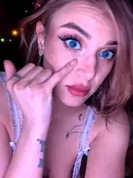 FoxyySexyy nude strip on webcam for live sex video chat