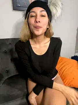 LindseyBanks nude strip on webcam for live sex video chat
