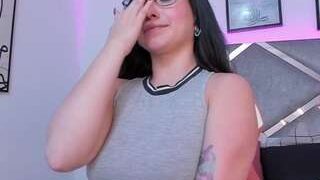 Lucy Joness nude before cam – Live Sex Chat