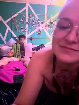 Mymy_Mom_2000 nude strip on webcam for live sex video chat
