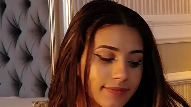 SiennaNoir nude strip on webcam for live sex video chat