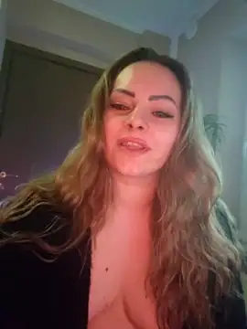 Sweet–milf nude strip on webcam for live sex video chat