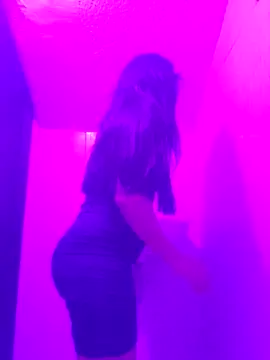 Aless_Rinaldi1 nude strip on webcam for live sex video chat