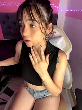 Alyson_Rose nude strip on webcam for live sex video chat