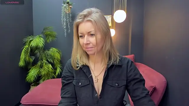 Annie_Light nude strip on webcam for live sex video chat