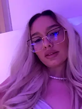 mollyxxx nude strip on webcam for live sex video chat