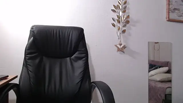 TatjanaSue nude strip on webcam for live sex video chat