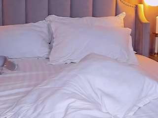 1good-girl nude on live sex chat