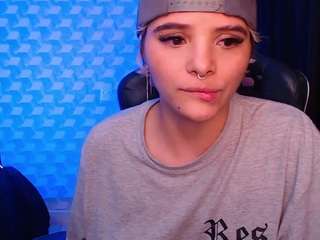 Isabellamout nude on live sex chat