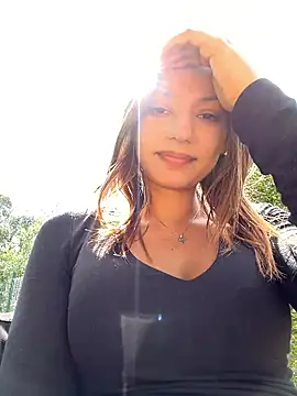 _MiaQueen_ naked strip on webcam for live sex chat