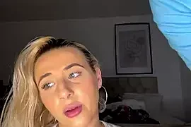 Strongqueen naked strip on webcam for live sex chat