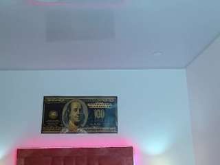 Carolinebiianco nude on live sex chat