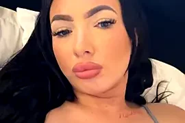 chloemahzi naked strip on webcam for live sex chat