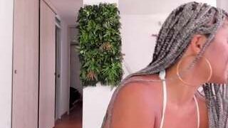 Karlyee nude on live sex chat