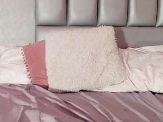 Kelly-princess nude on live sex chat