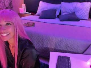 Kim Thompson nude on live sex chat