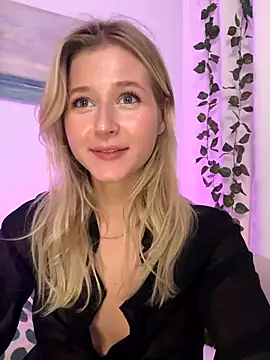 LunaRase naked strip on webcam for live sex chat
