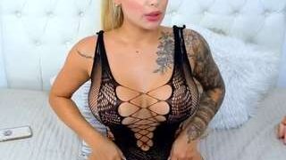 Mia-hott nude on live sex chat
