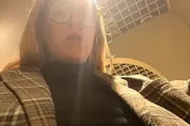 MommmyYummy naked strip on webcam for live sex chat