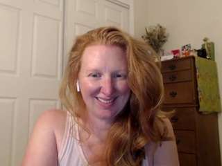 Naked Honey Bee nude on live sex chat