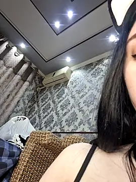 Selena_flowers naked strip on webcam for live sex chat