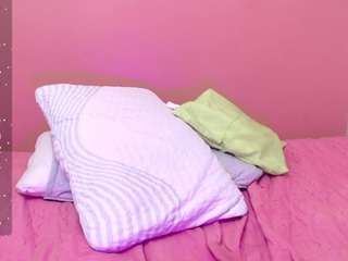 Shynlittlewanda nude on live sex chat