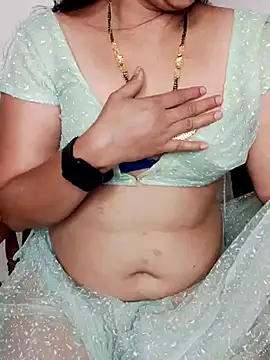 traditional_housewife naked strip on webcam for live sex chat