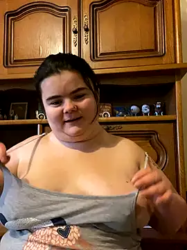 cigallia naked strip on webcam for live sex chat