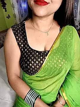 cute-lisa naked strip on webcam for live sex chat