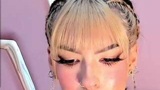 Eva-Benely nude on live sex chat