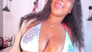 Gigithunderfox nude on live sex chat