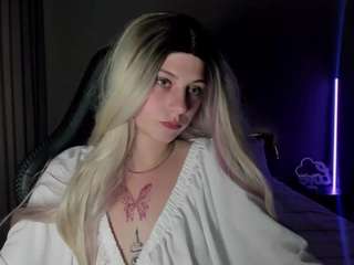 KarolinaEaster nude on live sex chat