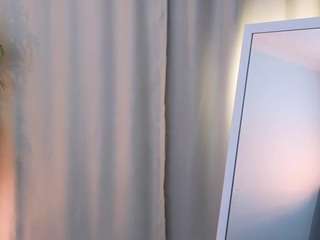 Mary-Mills nude on live sex chat