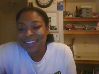 RariTheBody nude on live sex chat