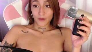 RoseMonrooe nude on live sex chat