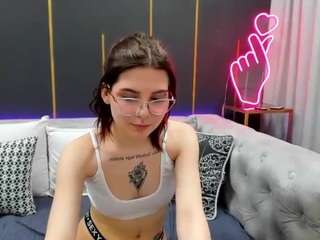 Tinkerrrbell nude on live sex chat