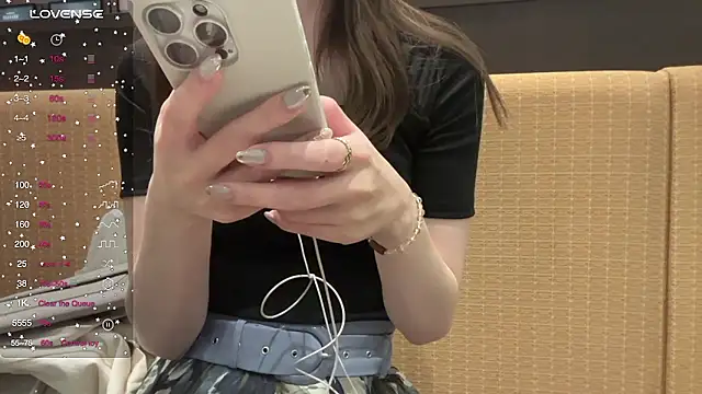 -AKARI- naked strip on webcam for live sex chat