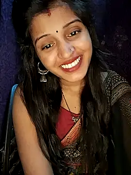 APKEDILKIQUEEN naked strip on webcam for live sex chat