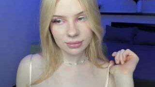 AuroraWanks nude on live sex chat