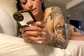 CJnDee naked strip on webcam for live sex chat