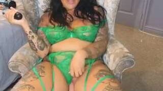 Curvy Be nude on live sex chat