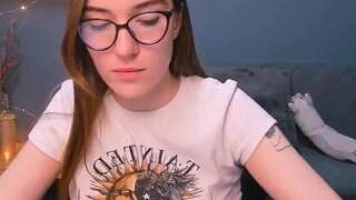 Emily-coooper nude on live sex chat