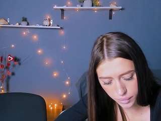 Foxy-girl-meow nude on live sex chat