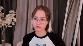 Julierayls nude on live sex chat