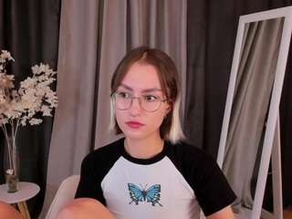 Julierayls nude on live sex chat