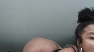 Lavish squirter nude on live sex chat