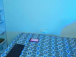 Liza1 nude on live sex chat